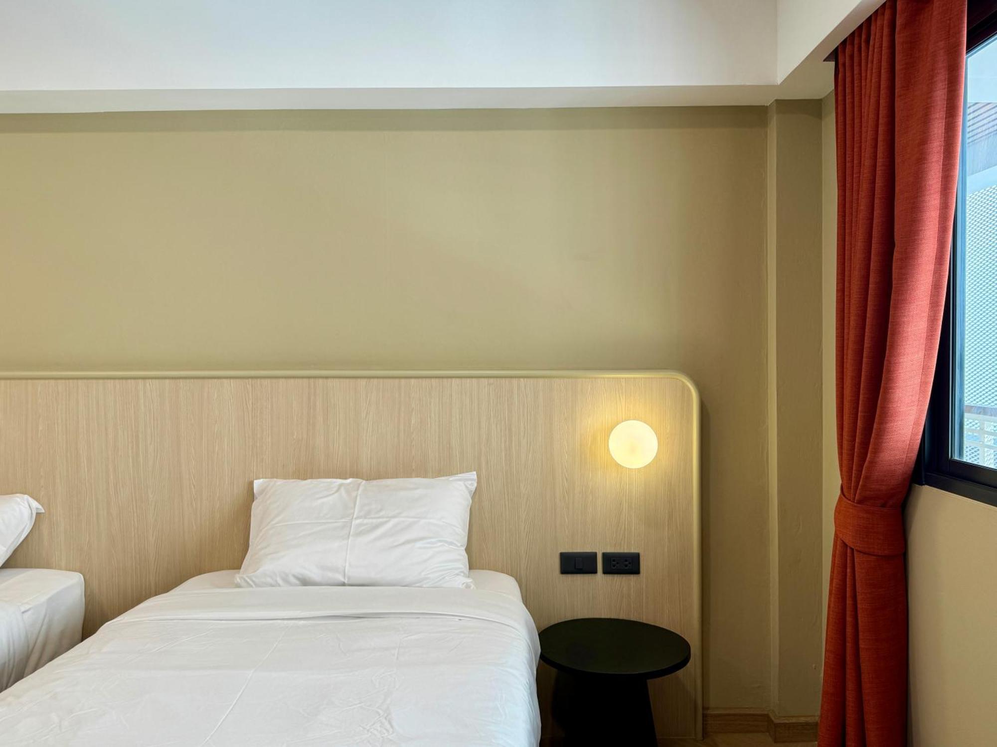 Parcel Hotel Bangkok Exteriör bild